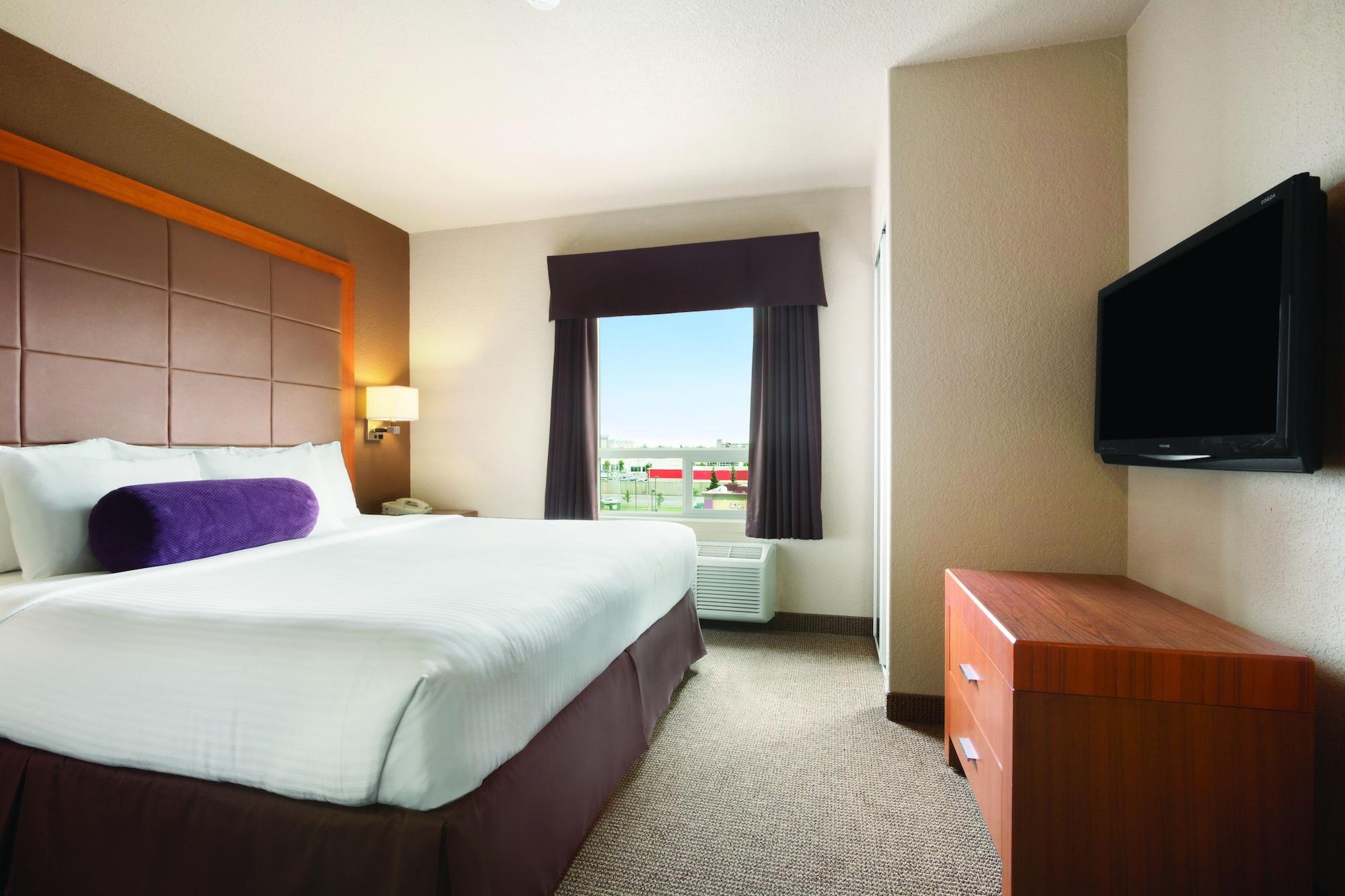 Days Inn By Wyndham Calgary Airport Bagian luar foto