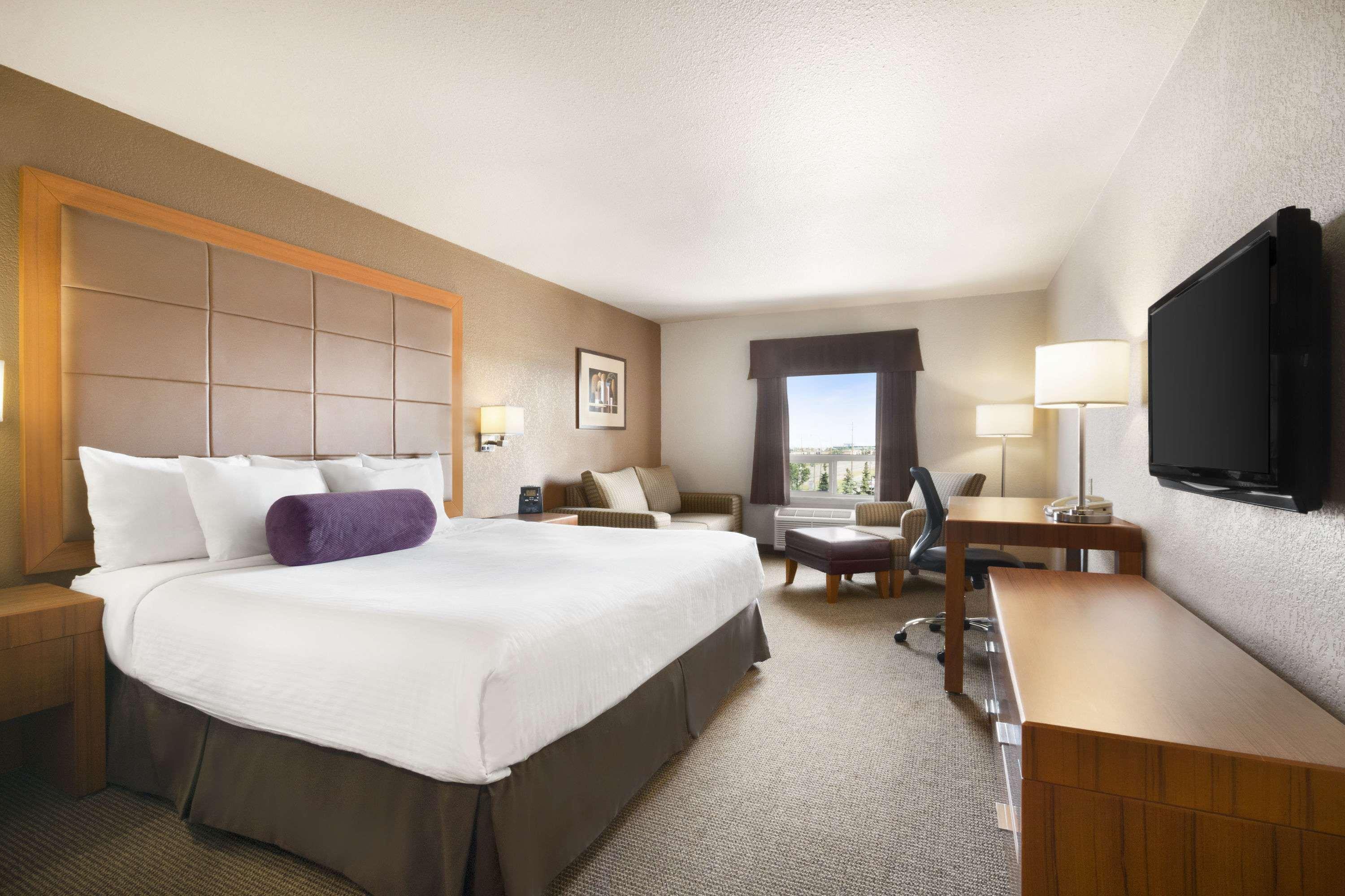 Days Inn By Wyndham Calgary Airport Bagian luar foto