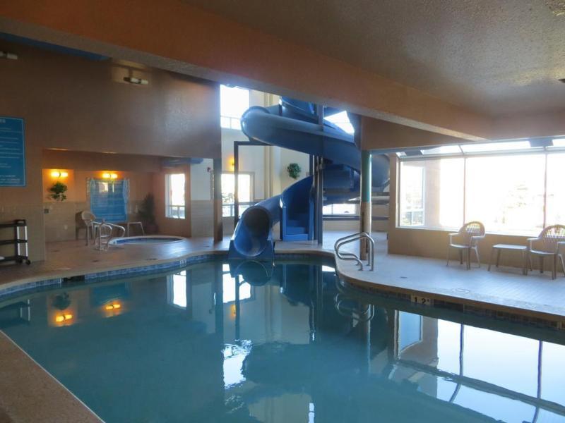 Days Inn By Wyndham Calgary Airport Bagian luar foto